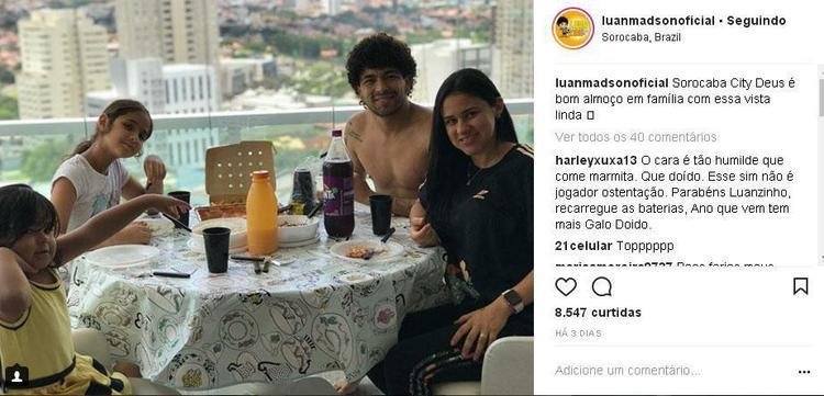 Luan e a famlia em um hotel em Sorocaba, no interior de So Paulo