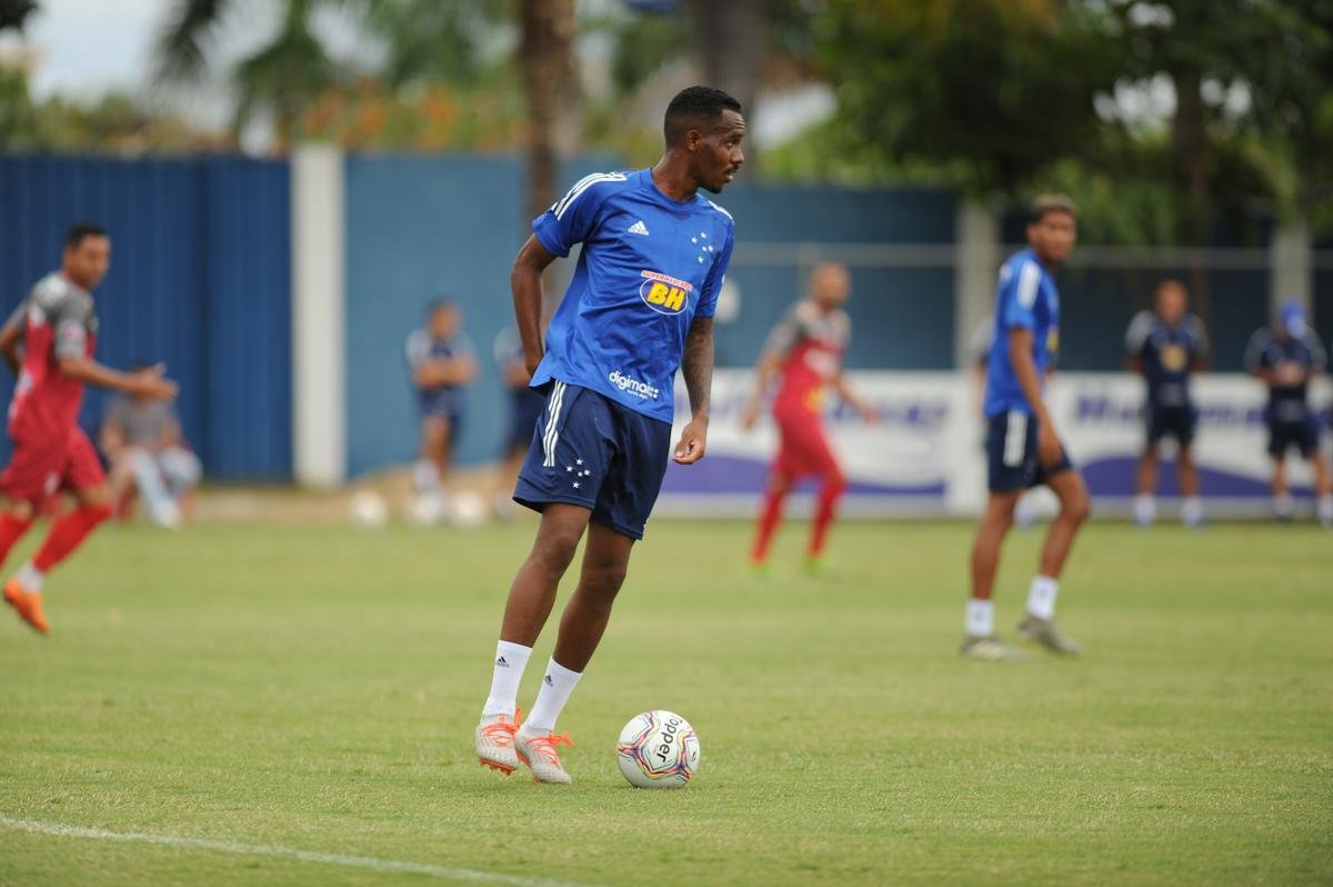 Cruzeiro e Guarani de Divinpolis se enfrentam em jogo-treino neste sbado na Toca II