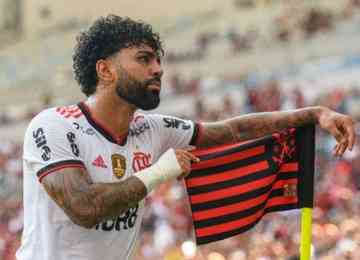 O atacante do Flamengo foi o convidado da semana no podcast "10 & Faixa", apresentado por Diego Ribas