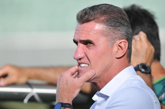 Amrica foi derrotado por 3 a 0 pelo Fluminense neste sbado (15/4), no Independncia, pela 1 rodada do Campeonato Brasileiro