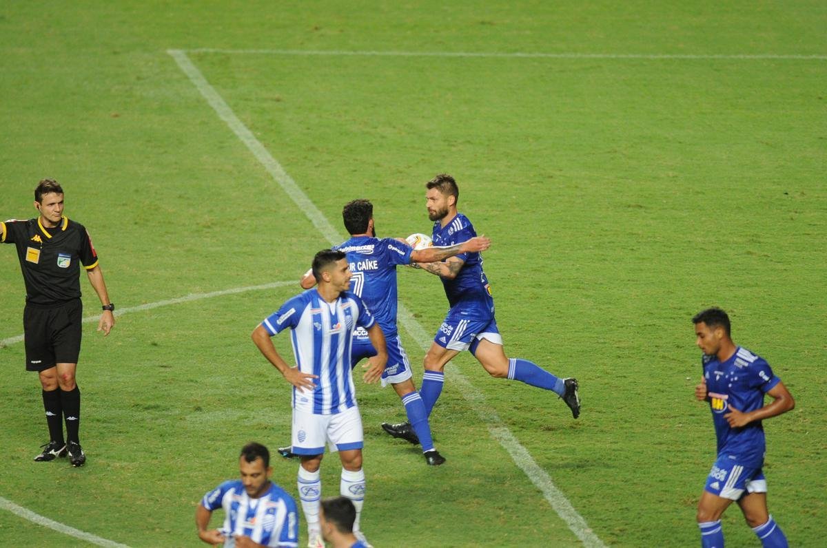 Rafael Sobis empatou para o Cruzeiro no Independncia