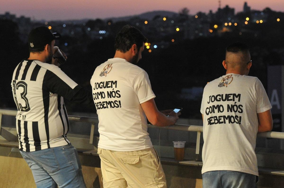 Imagens da torcida e da partida entre Cruzeiro e Santos, no Mineiro