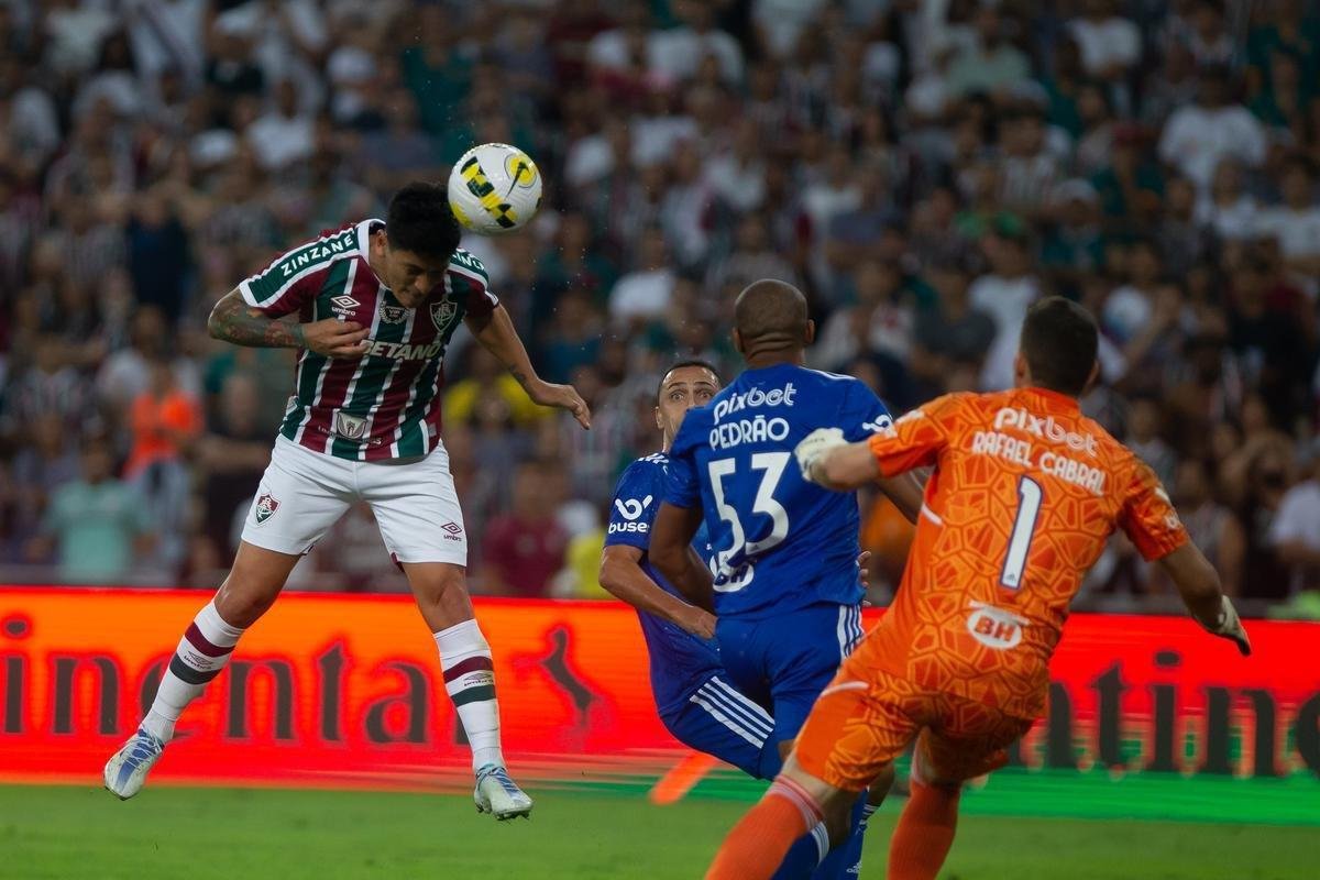 Cano marcou o gol da vitria do Fluminense: 2 a 1