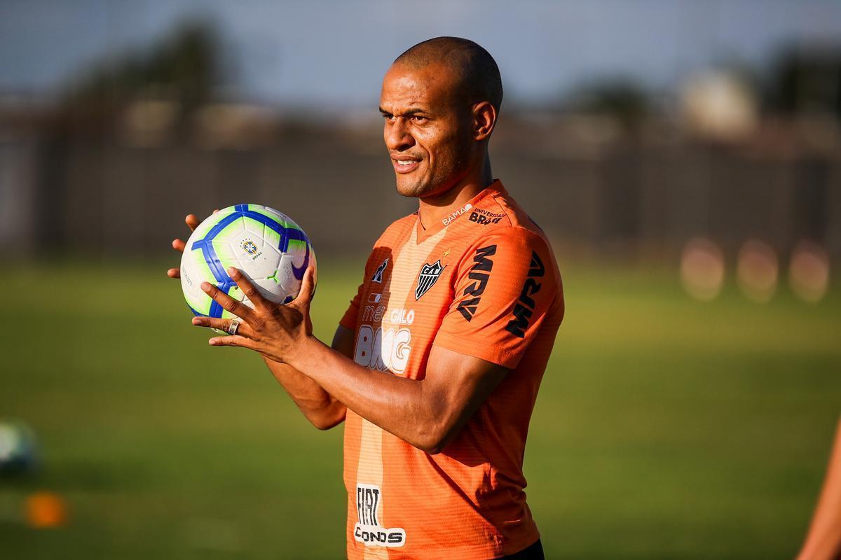 Fotos do primeiro treino comandado por Vagner Mancini no Atltico
