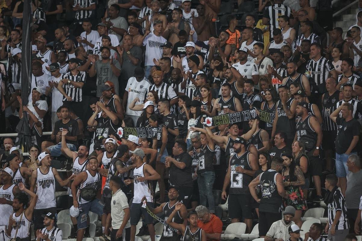 Botafogo x Atltico: veja fotos do jogo no Nilton Santos