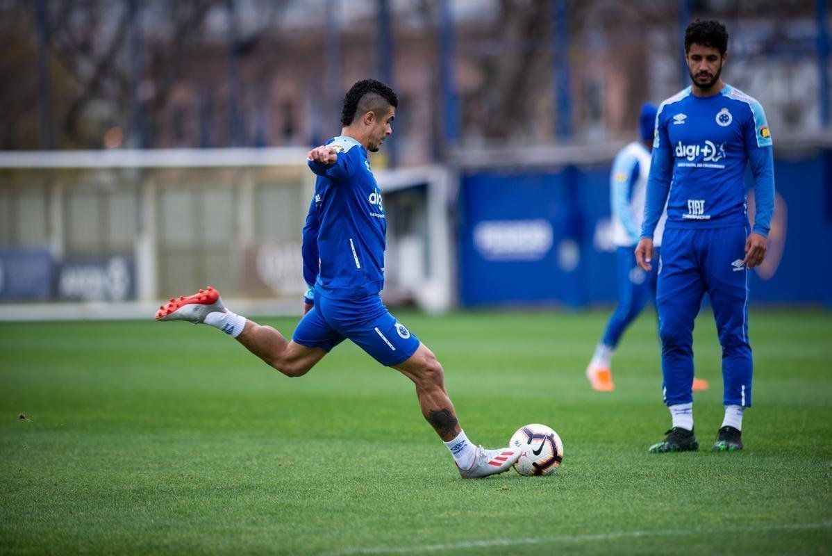 De olho em jogo contra o River Plate pela Copa Libertadores, Cruzeiro treinou na tarde desta segunda-feira no CT do Boca Juniors