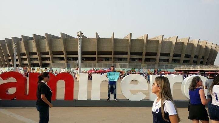 Campanha de identidade de Minas Gerais tem interveno semelhante ao letreiro de Amsterd, na Holanda
