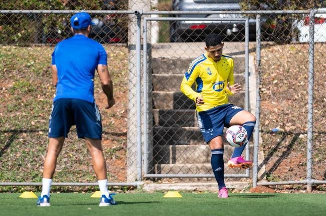 Fotos do treino do Cruzeiro desta sexta-feira na Toca II