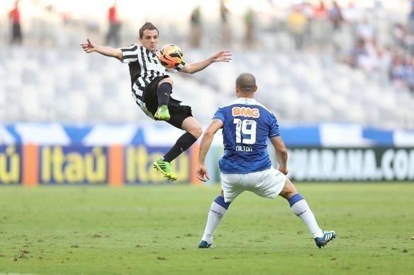 Imagens do jogo entre Cruzeiro e Santos, no Mineiro, pela 13 rodada da Srie A
