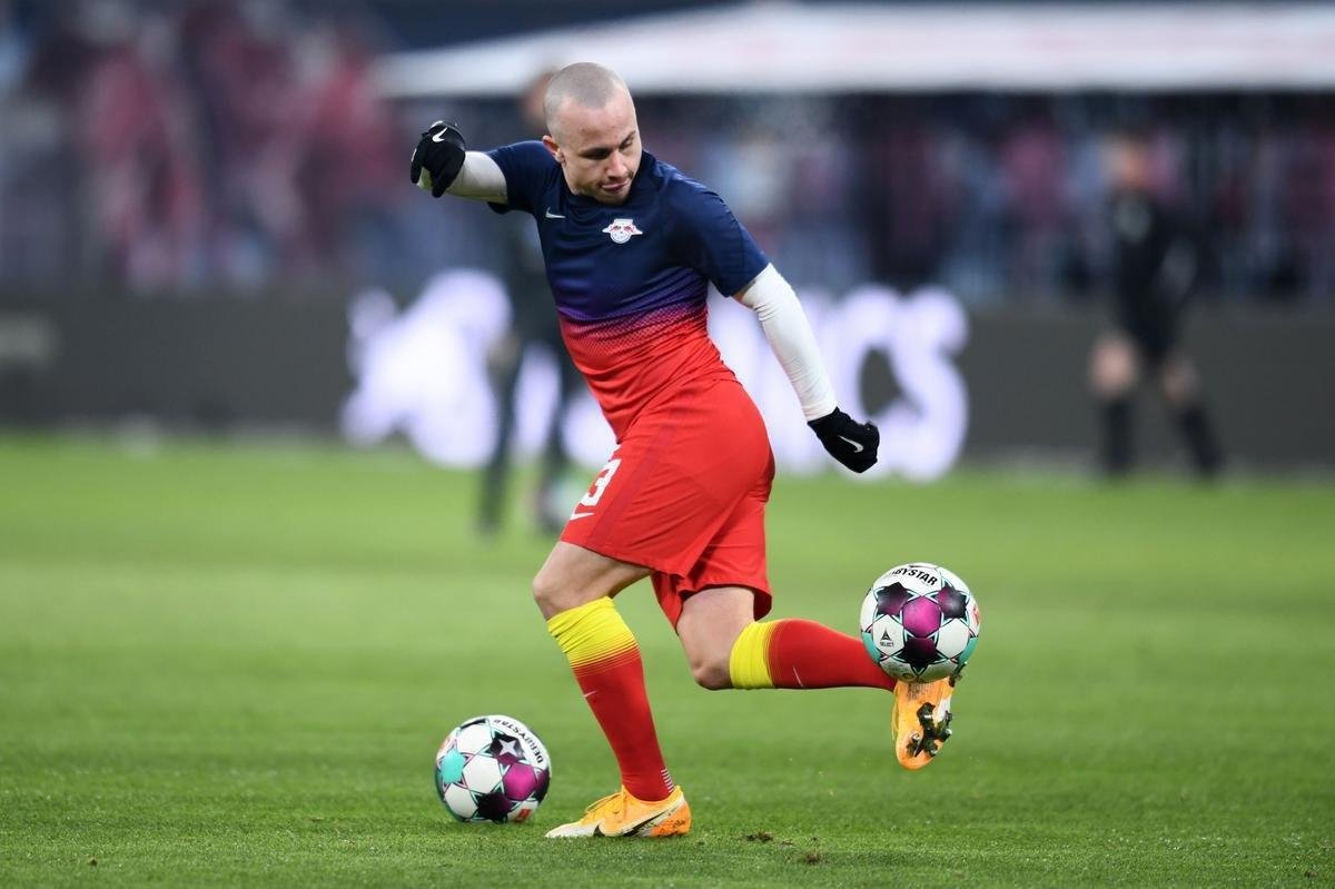 #7 Angeliño, do Manchester City-ING para o RB Leipzig-ALE. O meio-campista foi vendido por 18 milhões de euros.