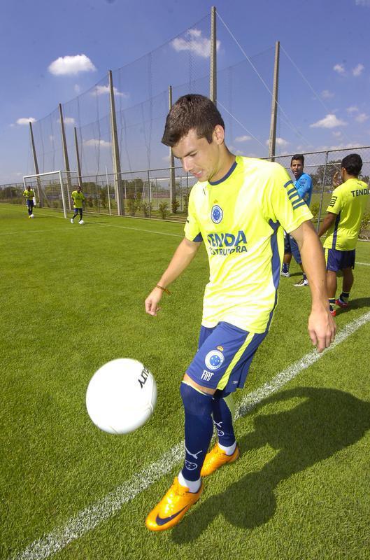 Em janeiro de 2007, o Cruzeiro anunciou a venda de Wagner ao Al Ittihad, da Arbia Saudita, por 5,4 milhes de euros. Em decorrncia de calote por parte do clube do Oriente Mdio, o jogador retornou  Toca durante o Campeonato Brasileiro. Por fim, em agosto de 2009, acabou negociado com o Lokomotiv Moscou, da Rssia. Em duas passagens pela Raposa, o armador marcou 36 gols em 219 jogos. Hoje, aos 35 anos, disputa a Srie B pelo Juventude.
