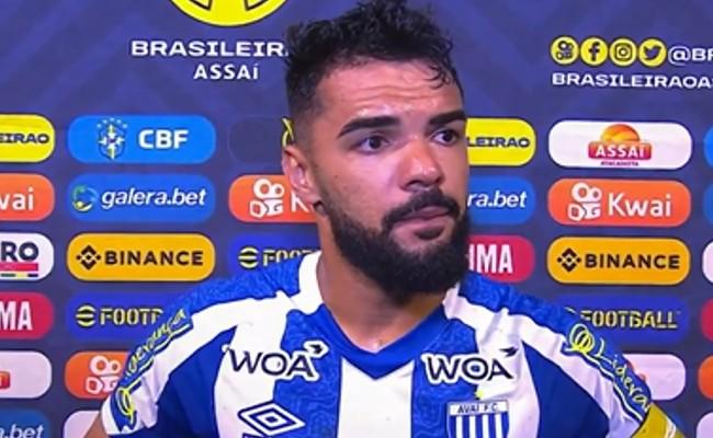 Raniele acusa Daronco de destratar jogadores do Avaí em jogo com Fluminense