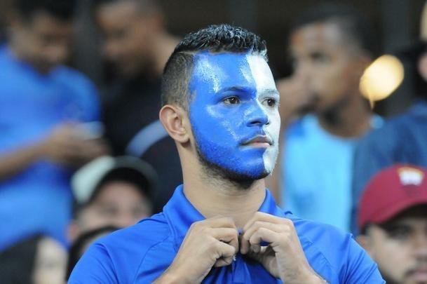 Fotos da torcida cruzeirense, no Mineiro, na partida contra o Inter, pela semifinal da Copa do Brasil