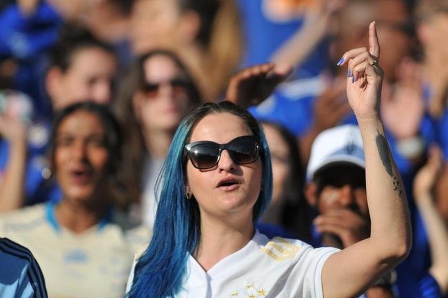 Fotos da torcida do Cruzeiro no duelo contra o Novorizontino, neste domingo (17), no Mineiro, em Belo Horizonte. Jogo  vlido pela 18 rodada da Srie B do Campeonato Brasileiro.