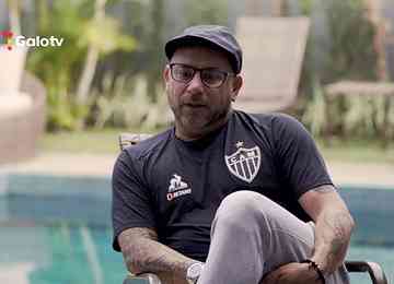 Treinador do Galo contou como foi a sua relação com o craque argentino que faleceu em novembro de 2020