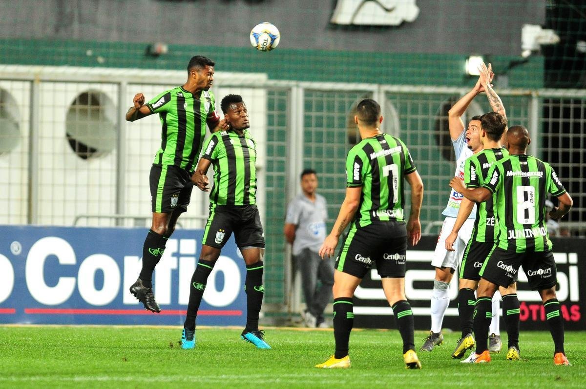 Fotos do jogo entre Amrica x Operrio