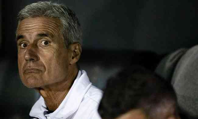 Lus Castro recebeu proposta do Al Nassr, time de Cristiano Ronaldo; Botafogo quer renovar com tcnico portugus