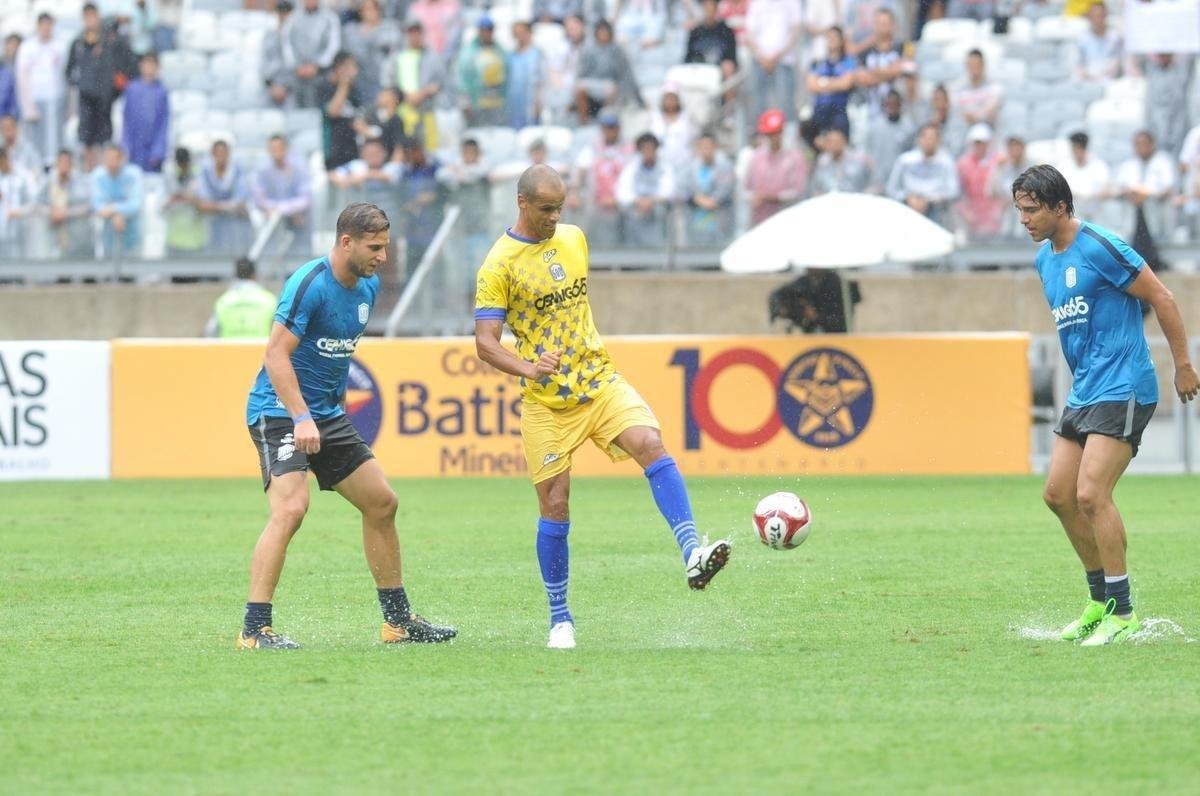 Fotos do 'Game of Dreams', jogo festivo dos Amigos do Ronaldinho contra os Amigos do Penta