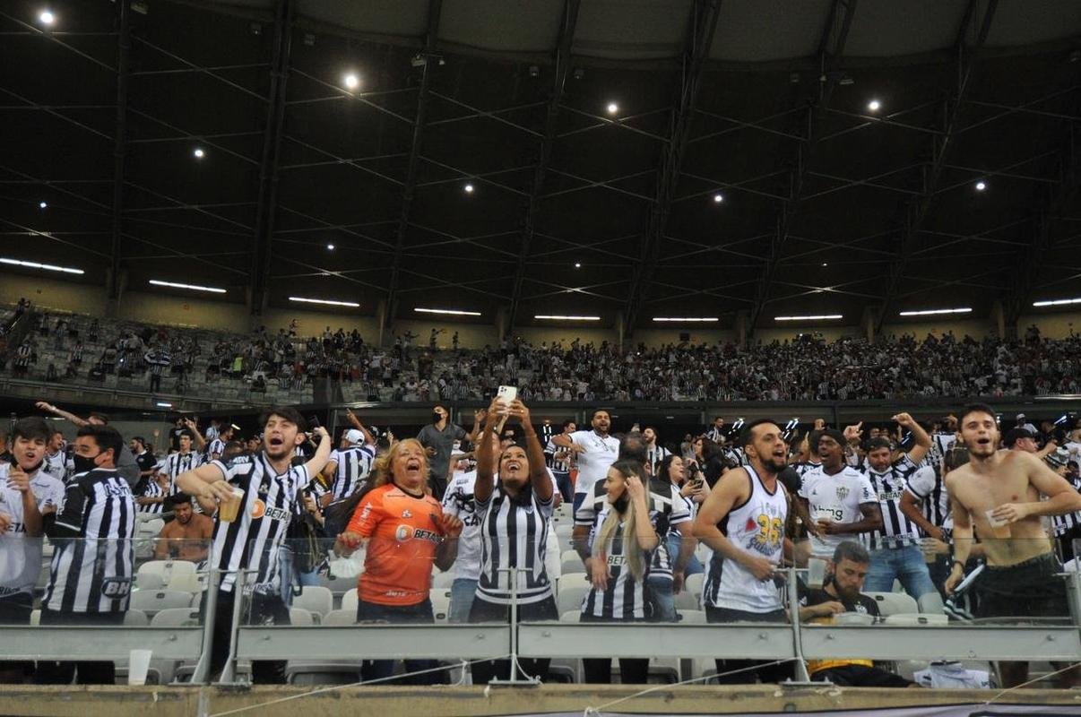 Fotos da torcida do Galo no Mineiro durante a semifinal da Copa Libertadores entre Atltico e Palmeiras (Alexandre Guzanshe/EM/DAPress 28/9/2021)