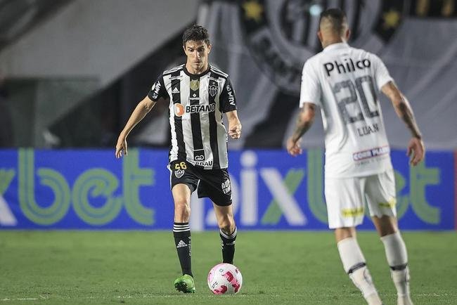 Fotos do jogo entre Santos e Atltico na Vila Belmiro, em Santos, pela 30 rodada do Campeonato Brasileiro