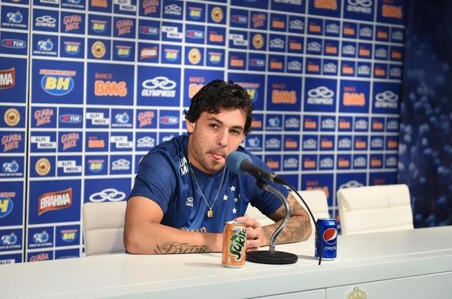 Ricardo Goulart: Cruzeiro ficou com 11,25 milhes dos 15 milhes de euros pagos pelo Guangzhou Evergrande, da China, em janeiro de 2015. Na moeda nacional, quantia atingiu R$ 36 milhes.