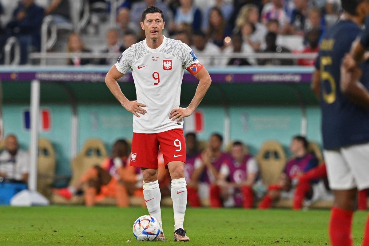 Lances da partida entre Frana e Polnia, pelas oitavas de final da Copa do Mundo.