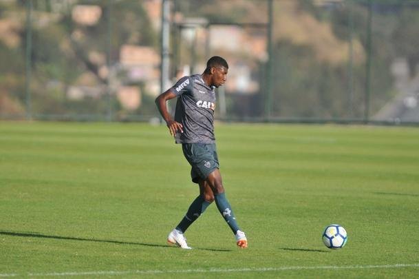 Emerson - lateral-direito do Atltico - 14/01/1999