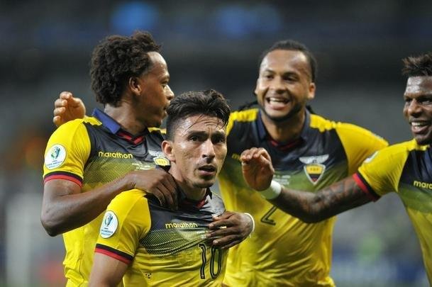 Equador e Japo se enfrentaram no Mineiro pela terceira rodada do Grupo C da Copa Amrica