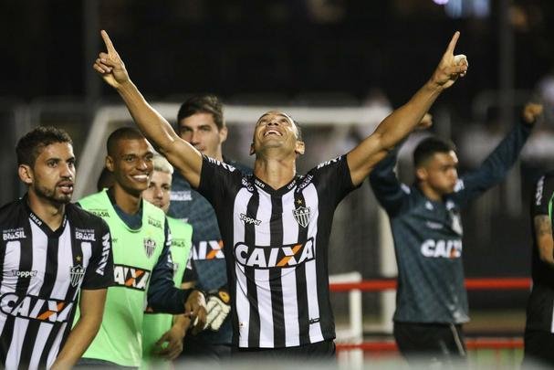 Atlético saiu atrás, conseguiu virada com Róger Guedes e Ricardo Oliveira, mas cedeu empate no Morumbi