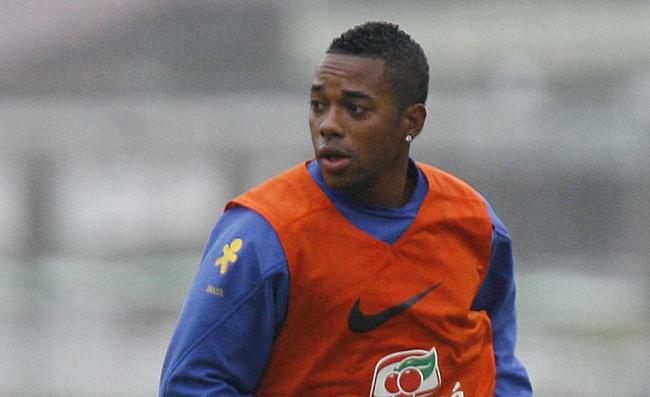 3º Robinho - 28 gols em 100 jogos