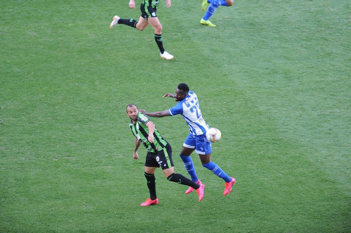 Fotos do jogo entre Amrica e CSA-AL, no Independncia, em Belo Horizonte, pela Srie B do Campeonato Brasileiro