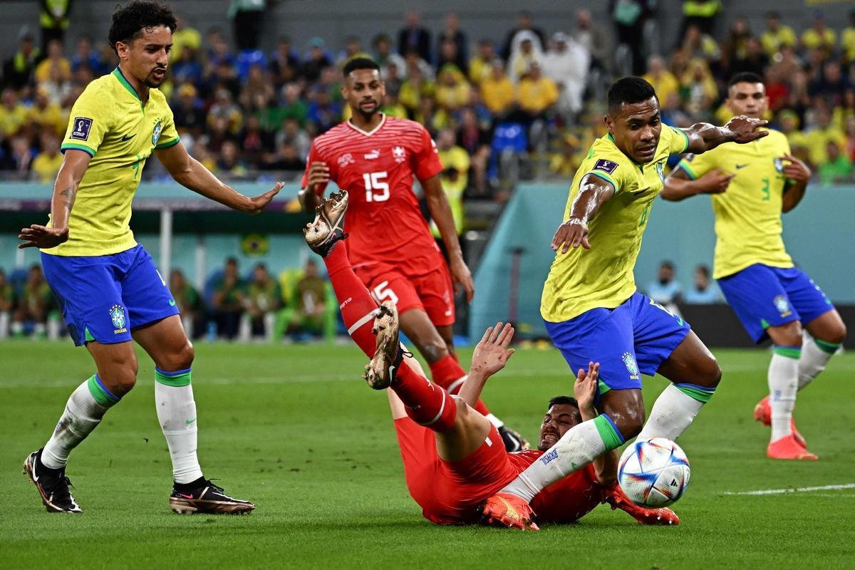 Duelo entre Brasil e Sua, pela 2 rodada do Grupo G da Copa do Mundo, acontece no Estdio 974, em Doha, no Catar
