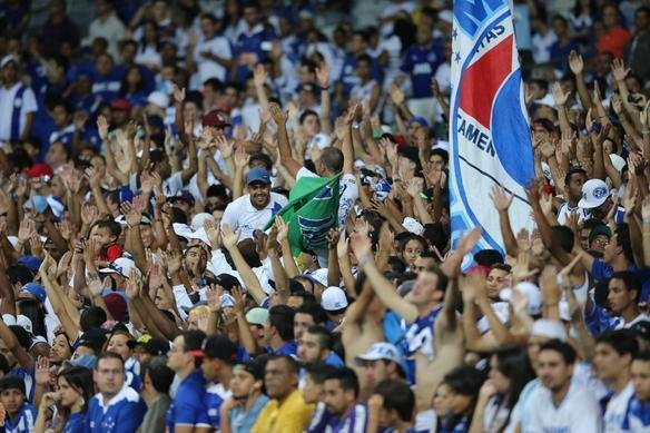 Imagens da torcida do Cruzeiro, no Mineiro, para o jogo com o Atltico-PR