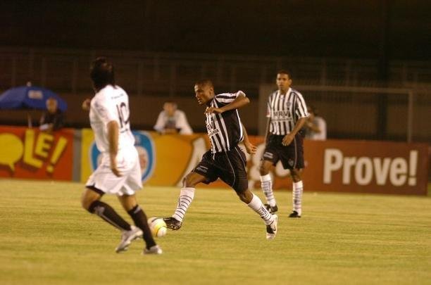 22º - Catanha - 2005 - 17 jogos / 5 gols - 0,29 por jogo