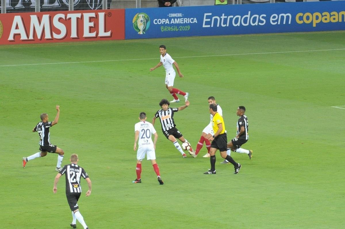 Fotos do duelo entre Atltico e Cerro Porteo, no Mineiro, pelo Grupo E da Copa Libertadores
