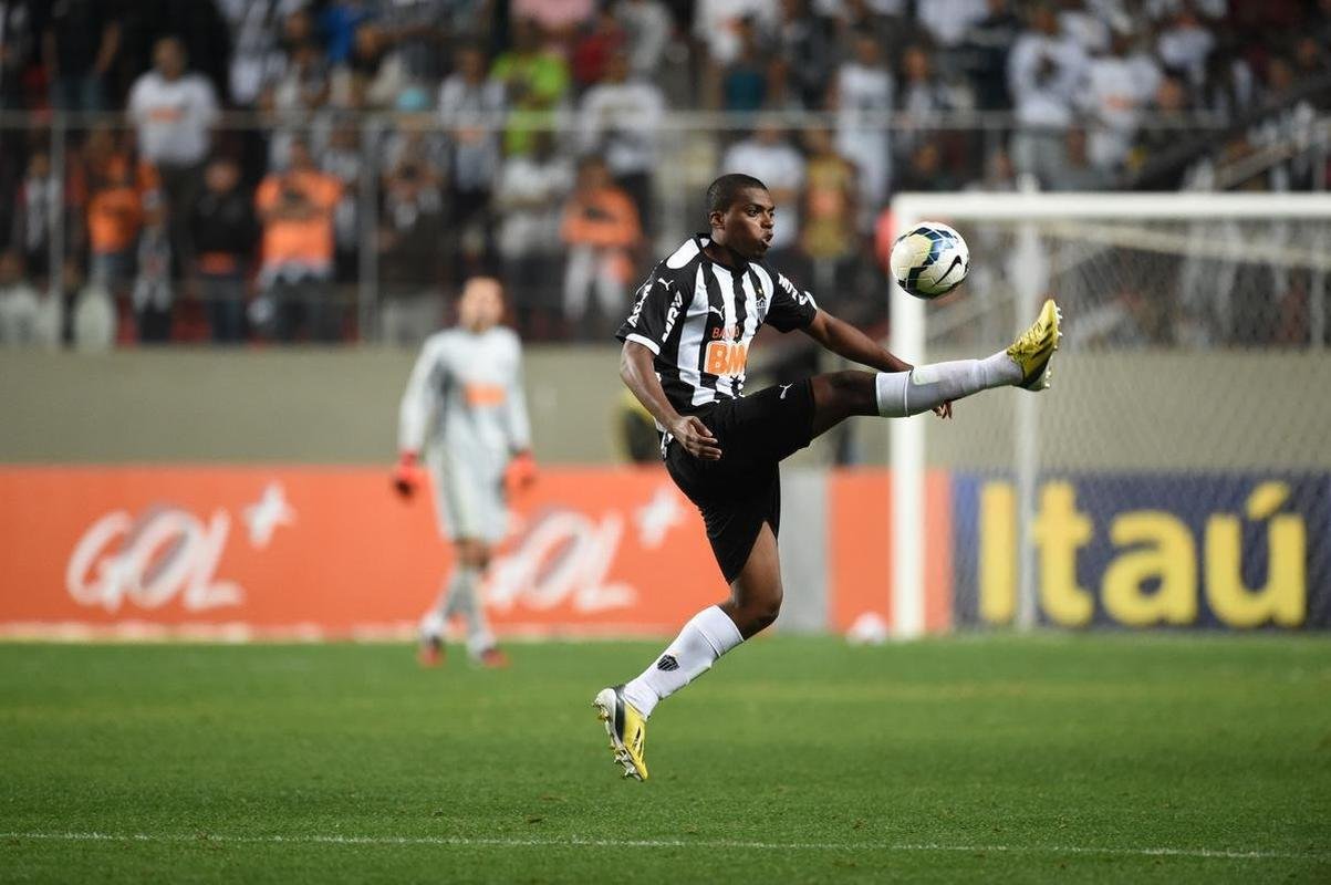 Revelado pelo Atltico em 2013, Jemerson foi vendido pelo Galo ao Monaco, da Frana, em 2016. O clube francs pagou 11 milhes de euros (cerca de R$ 48,4 milhes). O Galo ficou com cerca de R$ 29 milhes da transao.