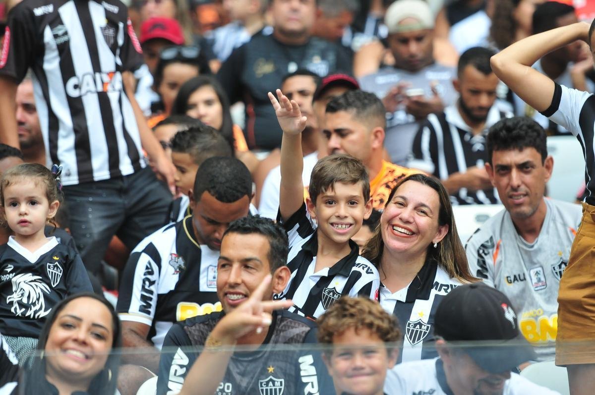 Fotos das torcidas de Atltico e Amrica no clssico deste domingo, no Mineiro, pela 10 rodada do Estadual