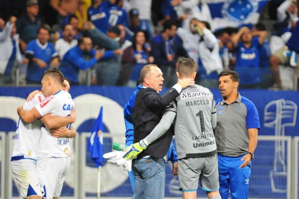 Cruzeiro venceu pnaltis com gols de Rafael Sobis, Raniel e Thiago Neves; Fbio pegou pnalti de Luan