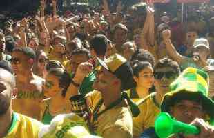 Torcedores fizeram festa na Savassi para acompanhar duelo entre Brasil e Blgica