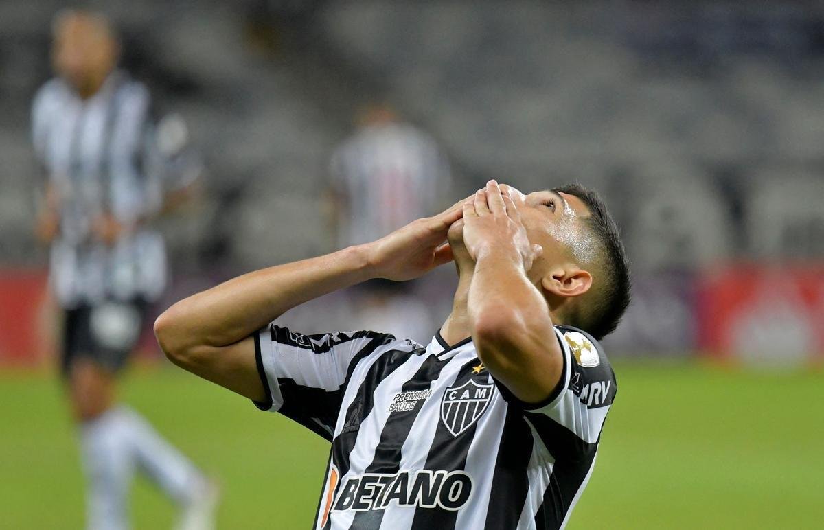 Savarino tambm deixou sua marca na vitria por 4 a 0 sobre o Cerro Porteo