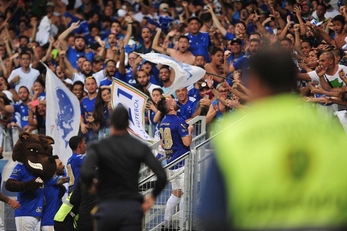 Fotos da partida entre Cruzeiro e Brusque, no Mineiro, em BH, pela 35 rodada da Srie B do Brasileiro