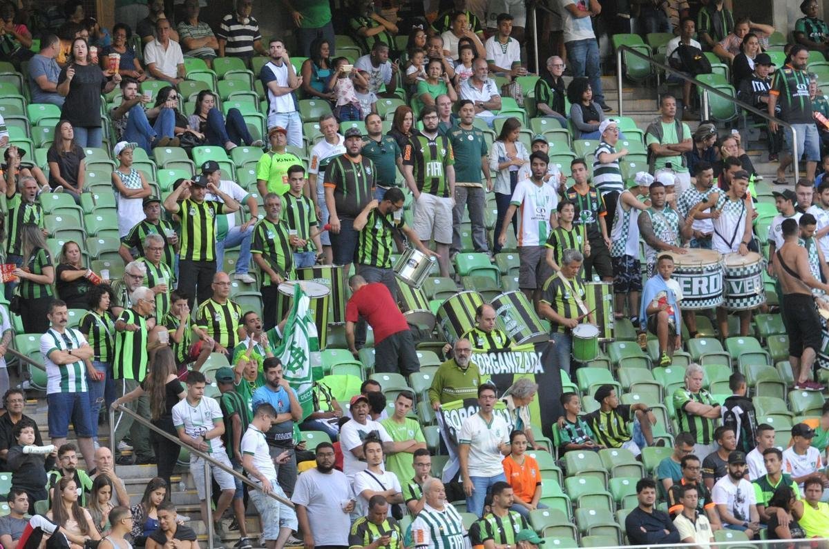 Amrica chegou ao gol no segundo tempo, em chute cruzado de Ademir: 1 a 0