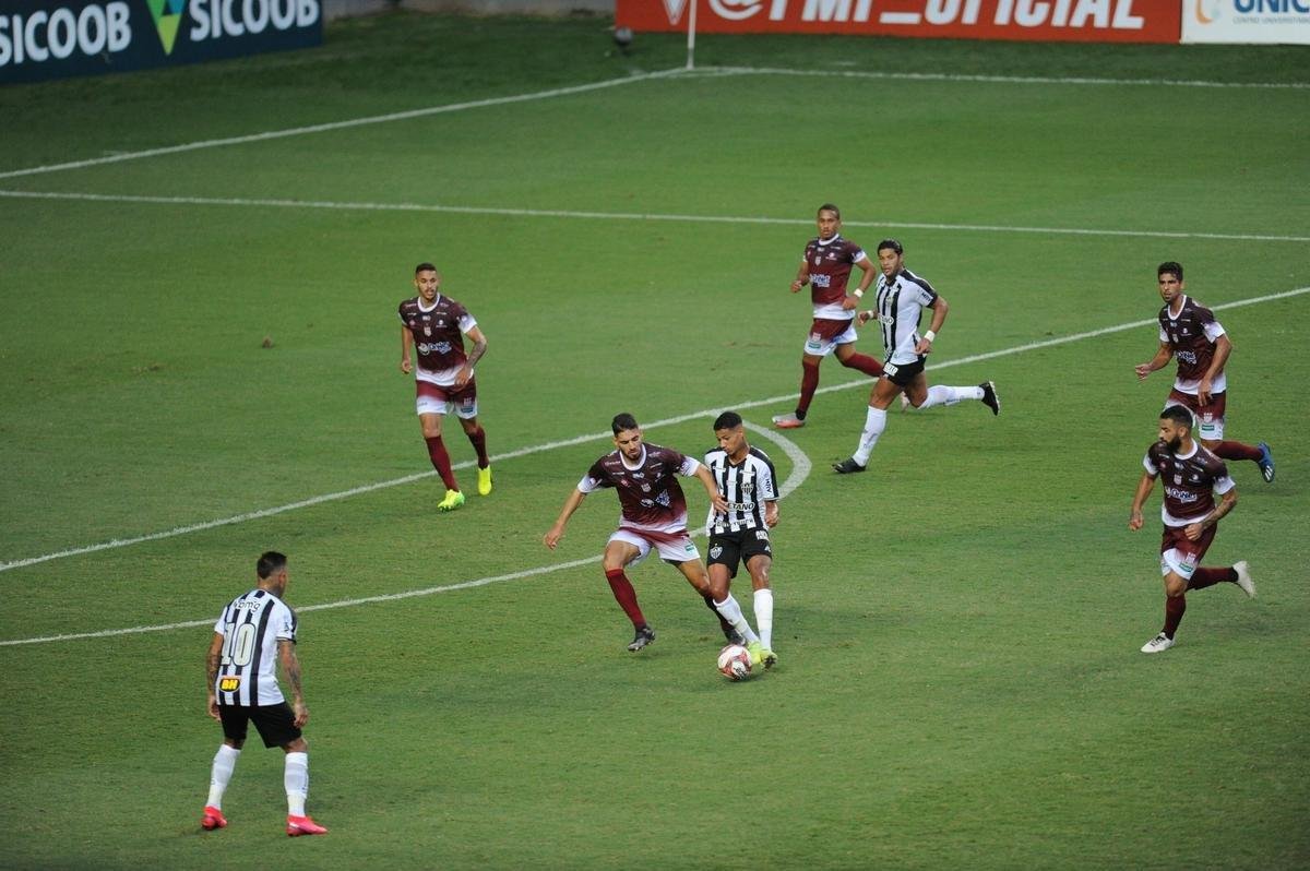 Fotos da vitria do Atltico sobre o Patrocinense, por 3 a 1, no Independncia, em Belo Horizonte, pela quarta rodada do Campeonato Mineiro. Mando foi do clube do interior, que no pde realizar a partida em Patrocnio devido ao elevado nmero de casos de COVID-19 na cidade.