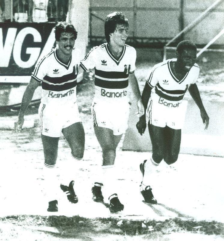 Camisa do Santa Cruz feita pela Adidas em 1985