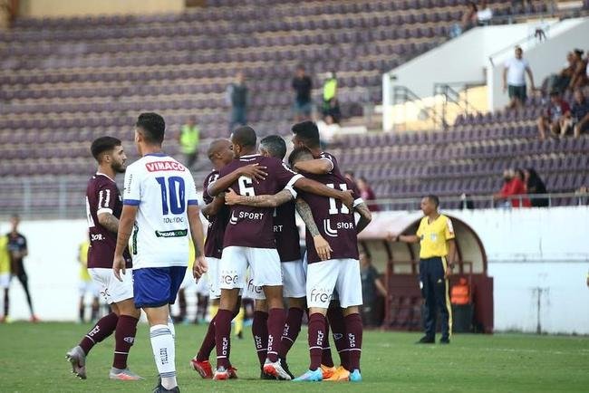 Ferroviria venceu com trs gols de Michel, dois de Welinton Torro (ex-Cruzeiro), um de Bruno Xavier, um de Tony (ex-Amrica) e um de Jhoninha