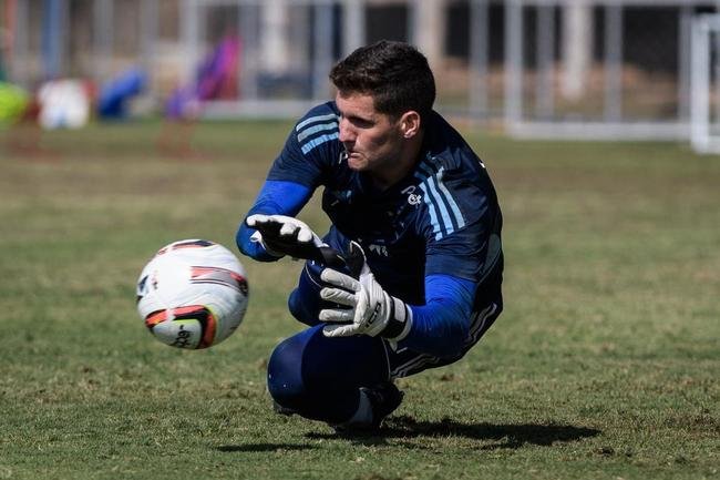 Fotos do treino do Cruzeiro nesta quinta-feira (4), na Toca da Raposa II, em Belo Horizonte. Time celeste enfrentar o Tombense no sbado, s 19h, no Mineiro, pela Srie B.
