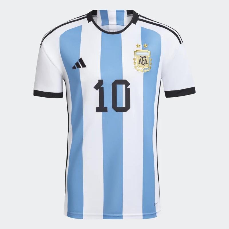 A tradicional camisa I 'albiceleste' da Argentina para a Copa do Mundo do Catar foi produzida pela Adidas