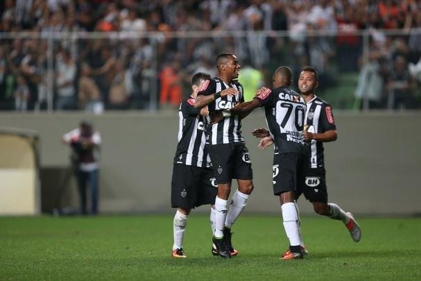 Lance de Atltico x Chapecoense, jogo vlido pelo Campeonato Brasileiro