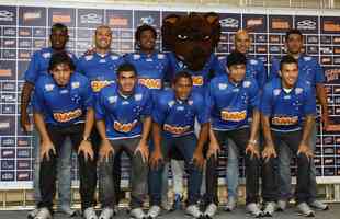 No início da temporada 2013, o Cruzeiro apresentou 10 jogadores em evento no Mineirão