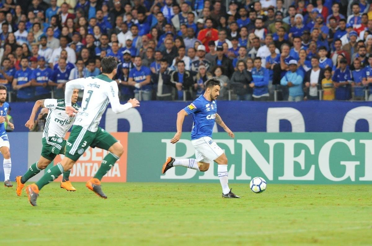 Cruzeiro e Palmeiras mediram foras, no Mineiro, pela oitava rodada do Campeonato Brasileiro